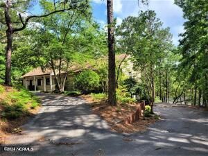 512 Dundee Trl, Southern Pines, NC 28387