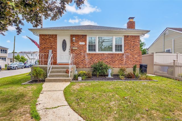 2522 Lincoln Boulevard, Bellmore, NY 11710