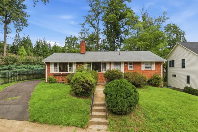 3707 John Marshall Dr, Arlington, VA 22207