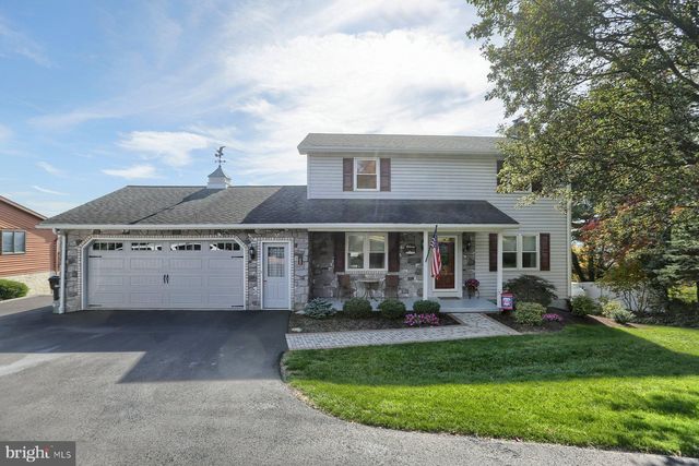 154 Hill Rd, New Holland, PA 17557