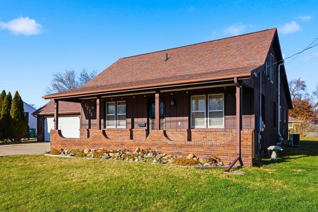 1775 Michigan Dr, Evansdale, IA 50707
