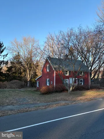 697 Monmouth Rd, Mount Holly, NJ 08060