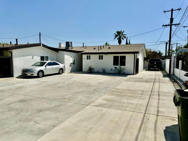 13721 Sproule Ave, Sylmar, CA 91342