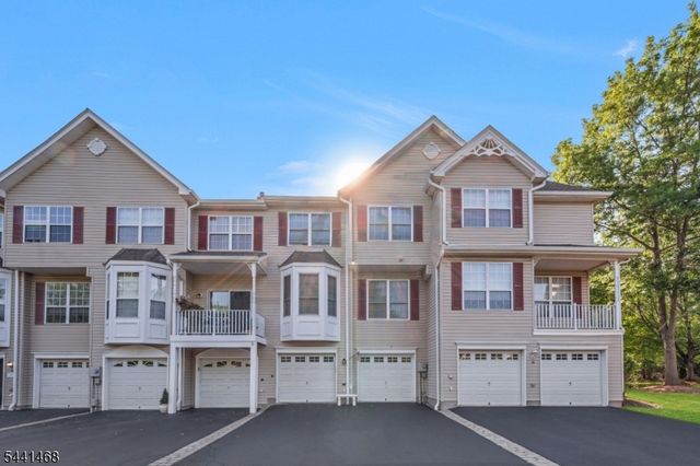 20 Windham Ct, Flemington, NJ 08822