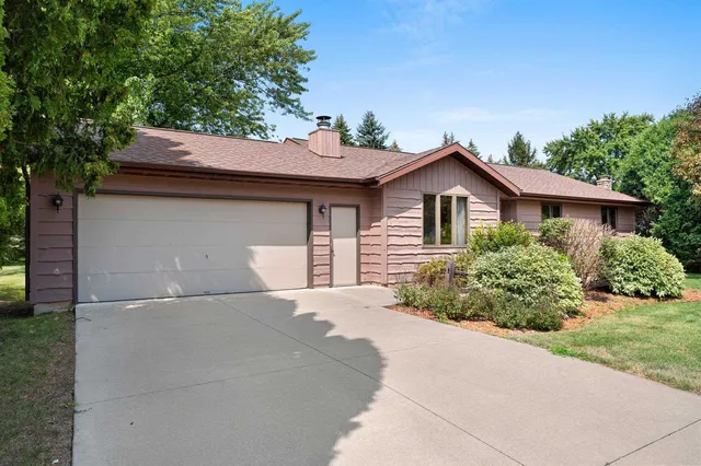 4718 W  Periwinkle Ct, Appleton, WI 54914