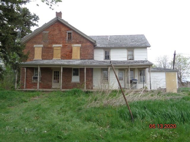1746 Mound Hill Rd, Dixon, IL 61021