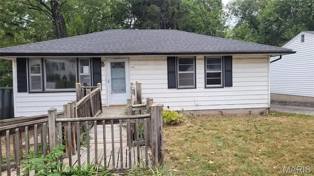 217 Anistasia Dr, Saint Louis, MO 63135