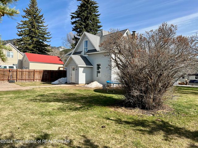 413 Lincoln St, Afton, WY 83110
