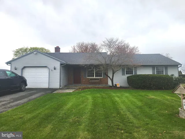 2464 Mount Pleasant Rd, Mount Joy, PA 17552