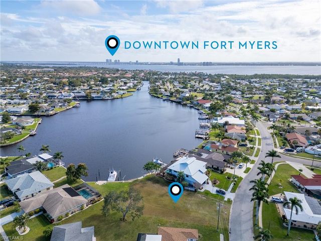 1852 Lakeview Blvd, North Fort Myers, FL 33903