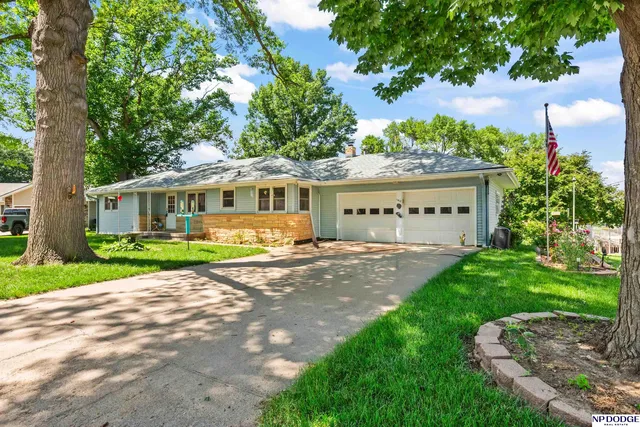 1412 Prospect Dr, Blair, NE 68008