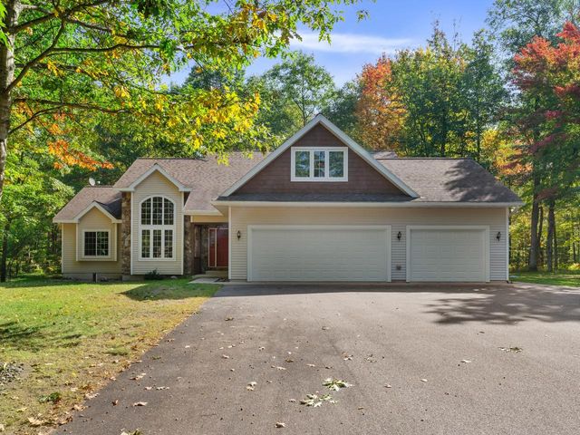 9974 Ridgewood Dr, Minocqua, WI 54548