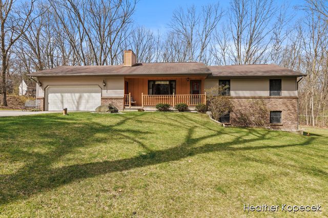 265 Sagamore Trl, Lowell, MI 49331