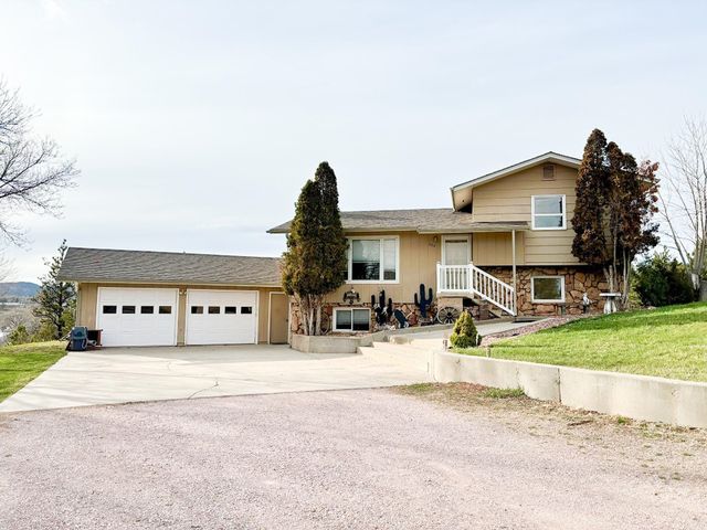 304 Valley View Dr, Hot Springs, SD 57747