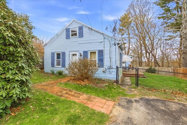 32 Elm Ave, Holbrook, MA 02343