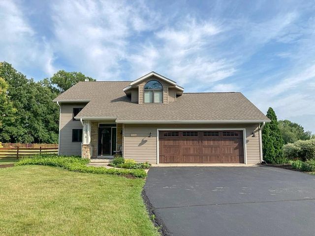 W8159 Nature DRIVE, Whitewater, WI 53190
