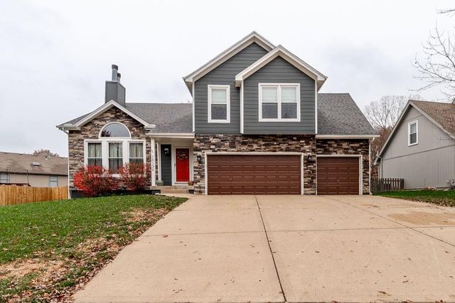 10135 N  Tracy Ave, Kansas City, MO 64155