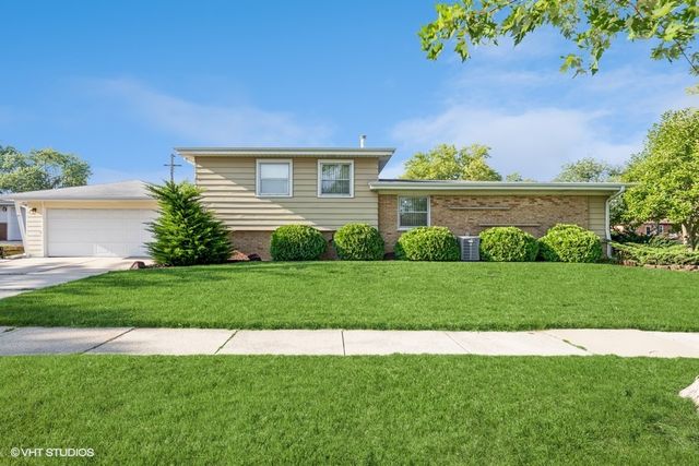 170 Constance Ln, Chicago Heights, IL 60411