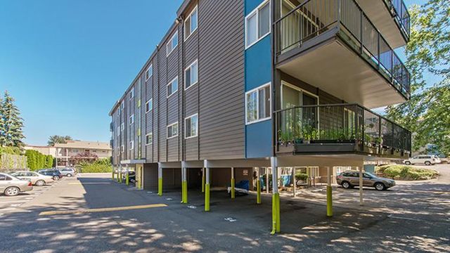 12415 Ambaum Blvd SW #2-302, Seattle, WA 98146