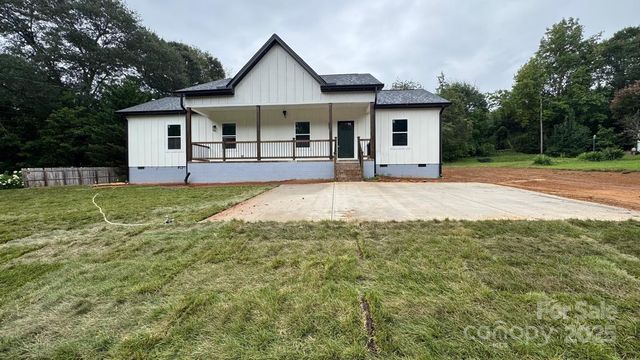 614 Hardin Rd, Dallas, NC 28034