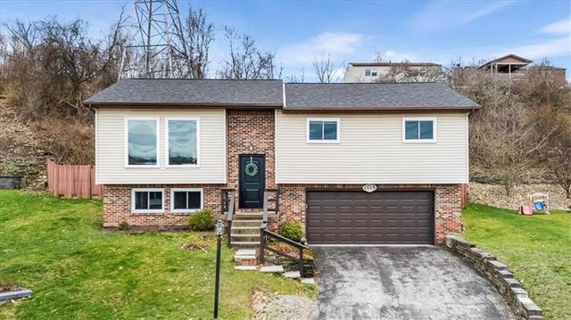 1115 Mike Reed Dr, South Park, PA 15129