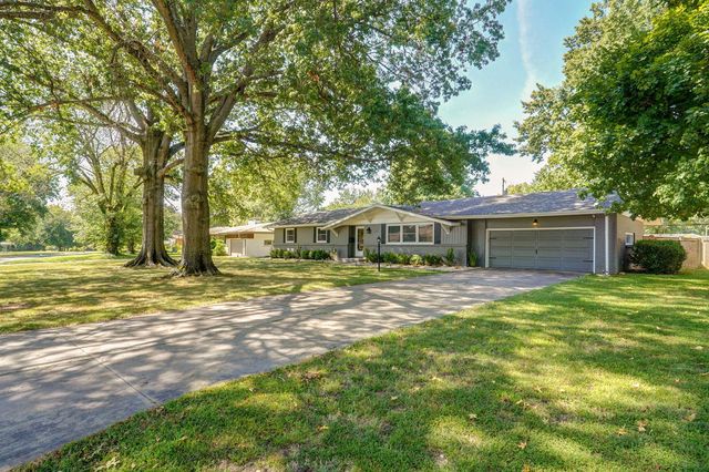 1983 South Meadowview Avenue, Springfield, MO 65804