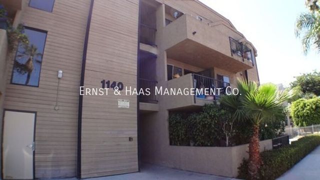 1140 Pacific Ave #28, Long Beach, CA 90813