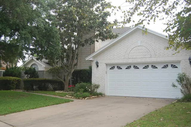 204 Sandpiper Dr, Portland, TX 78374