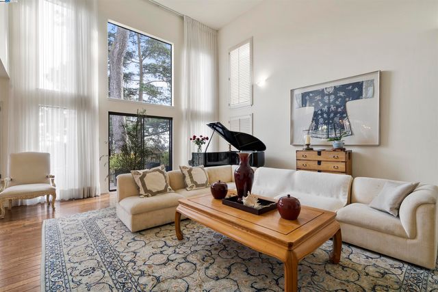 2266 9th Ave, San Francisco, CA 94116