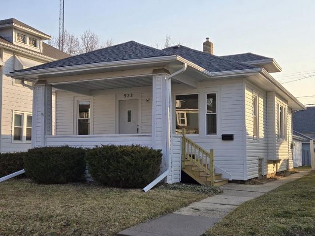 923 Hayes AVENUE, Racine, WI 53405