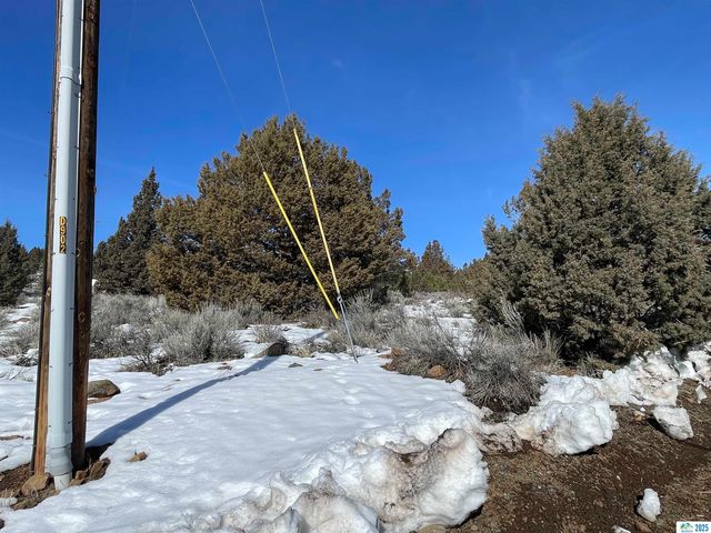 690 Lake Side Dr, Susanville, CA 96130