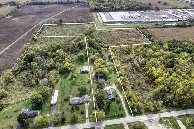 12929 6 1/2 MILE ROAD, Caledonia, WI 53108