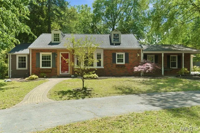 100 Calverton Rd, Saint Louis, MO 63135