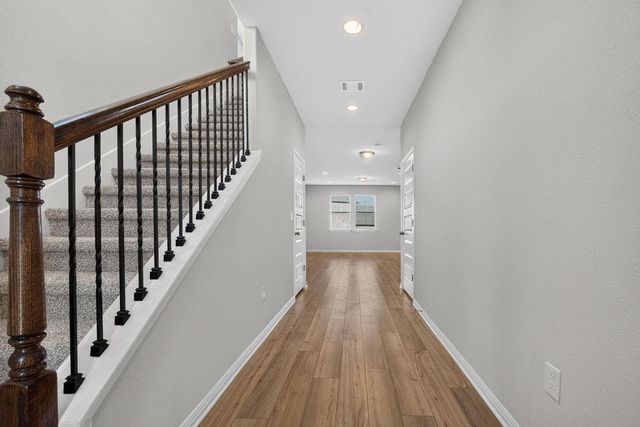 320 Rend Dr, Leander, TX 78641