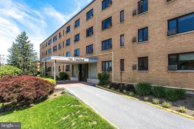 111 Lee Ave #412, Takoma Park, MD 20912