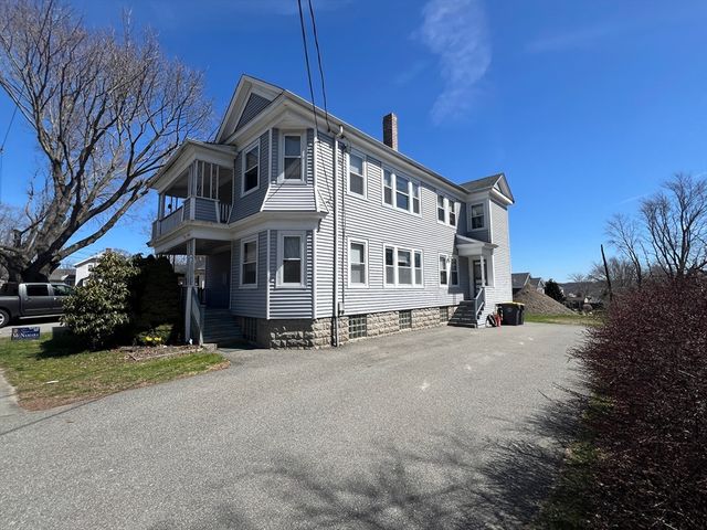 824 Brayton Ave, Somerset, MA 02726