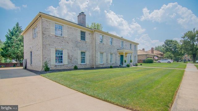 6306 Dunaway Ct, Mc Lean, VA 22101