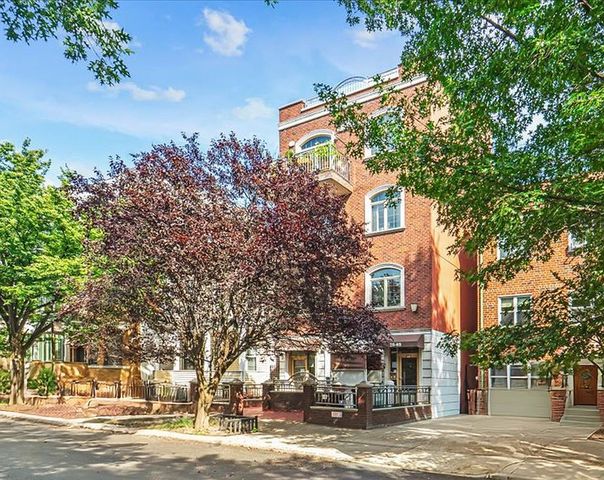 25-69 38th St #1R, Astoria, NY 11103