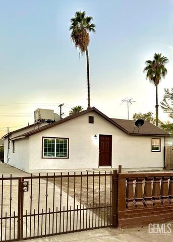 209 W  3rd St, Buttonwillow, CA 93206