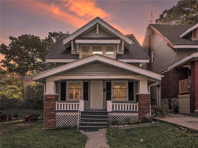 3923 Chestnut Ave, Kansas City, MO 64130