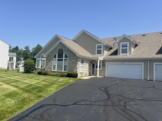 993 Governors Cir, Lancaster, OH 43130