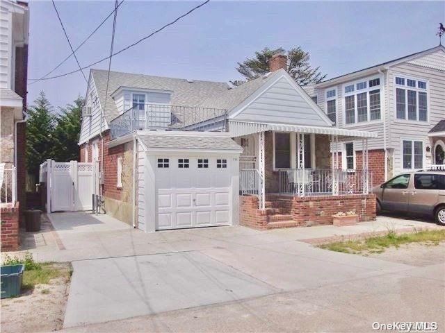 111 Inwood Ave, Point Lookout, NY 11569