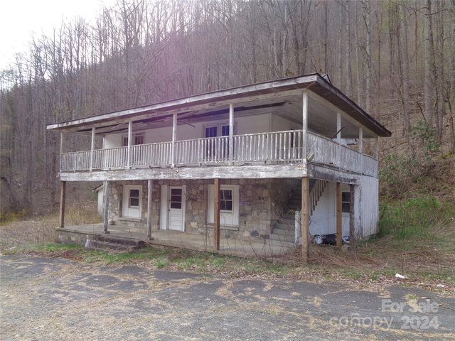 5459 Soco Rd, Maggie Valley, NC 28751