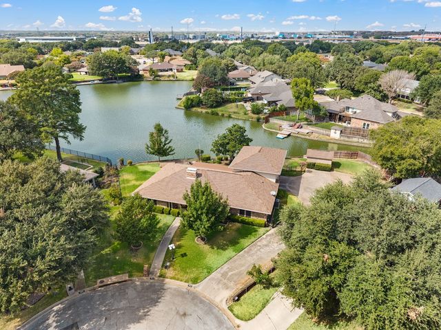 4813 Woodcreek Ct, North Richland Hills, TX 76180