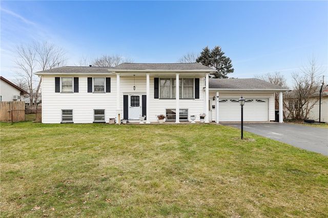 69 Fern Castle Dr, Rochester, NY 14622