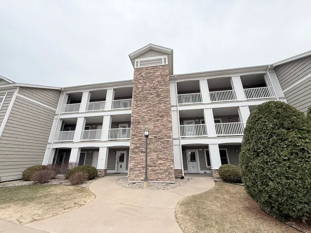 58 Club Rd #203, Plattsburgh, NY 12903