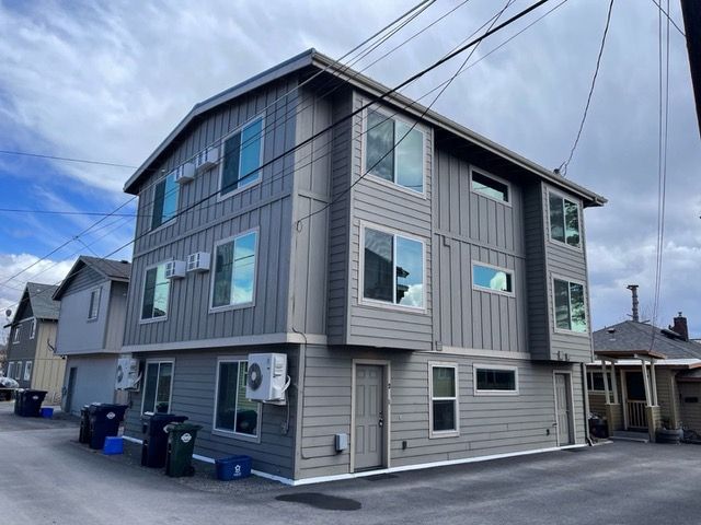 728 NW Newport Ave #3B, Bend, OR 97703