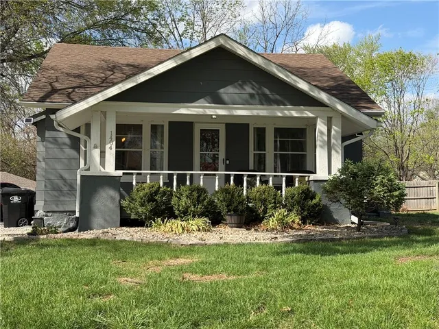 1404 W  College St, Independence, MO 64050