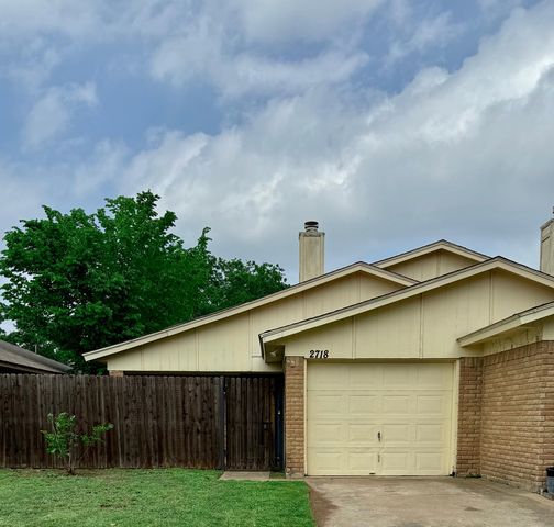 2718 Countryside Ln, Fort Worth, TX 76133
