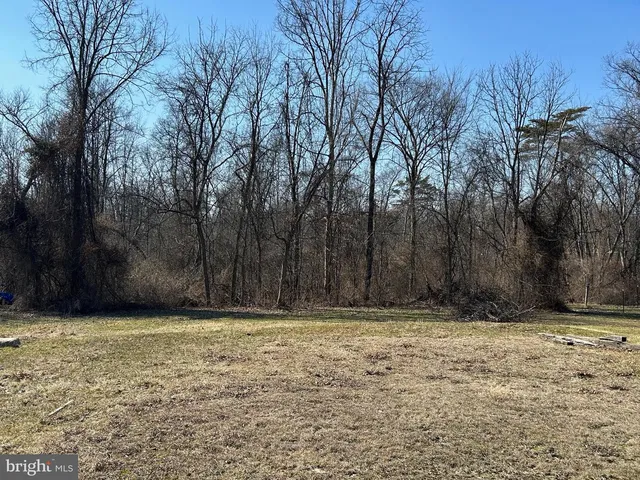 Snooks Hill Rd, Lewistown, PA 17044